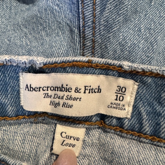 Abercrombie - Picture 7 of 7